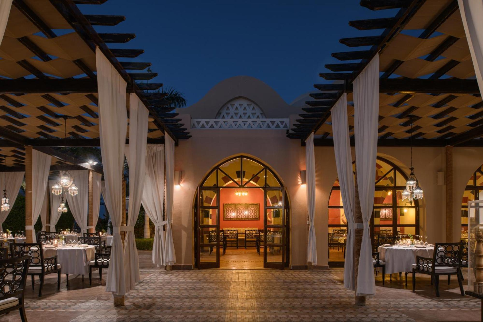 Iberotel Redsina Шарм-эль-Шейх Экстерьер фото The restaurant at the hotel