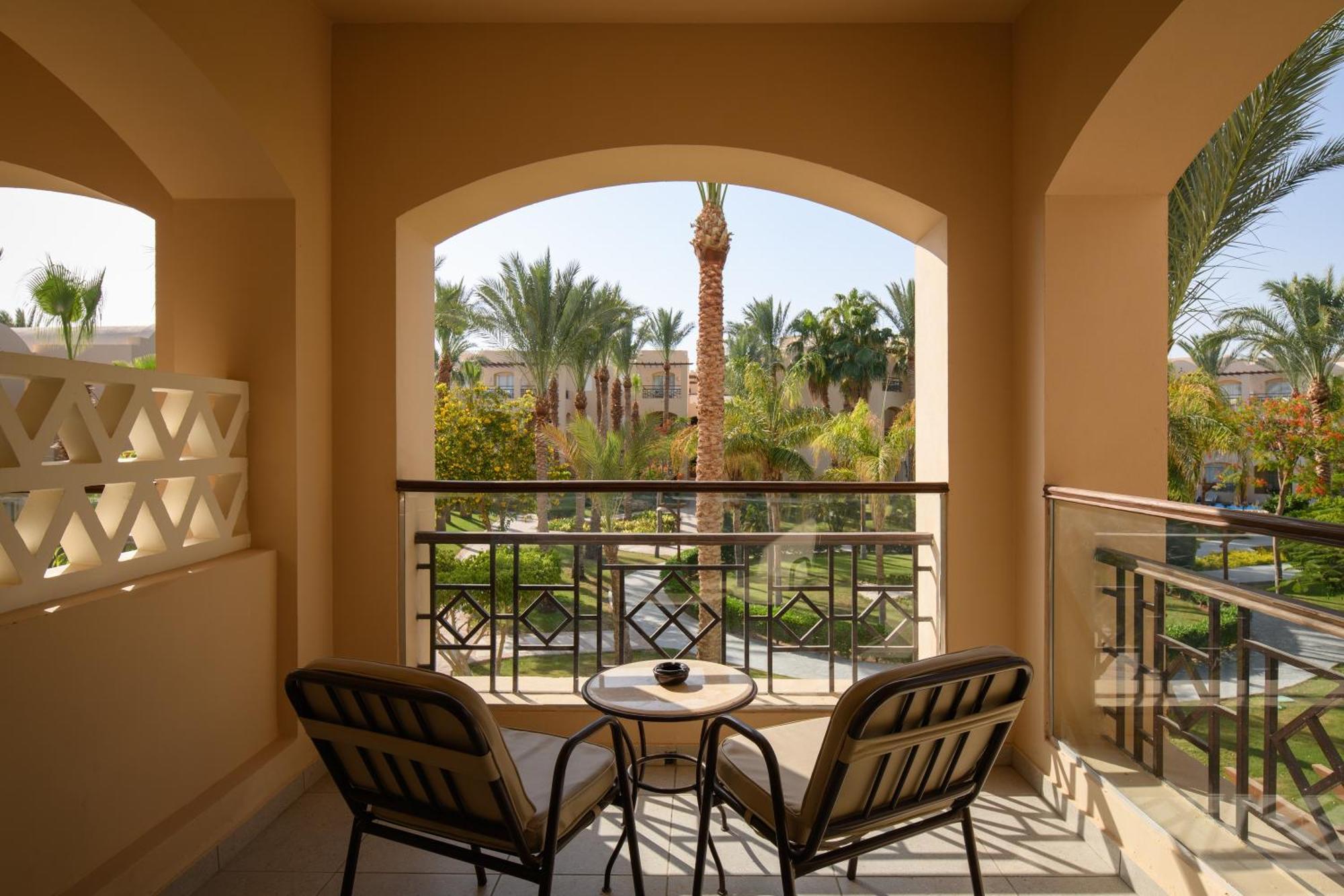 Iberotel Redsina Шарм-эль-Шейх Экстерьер фото A balcony at the Hilton Sharm El Sheikh Resort